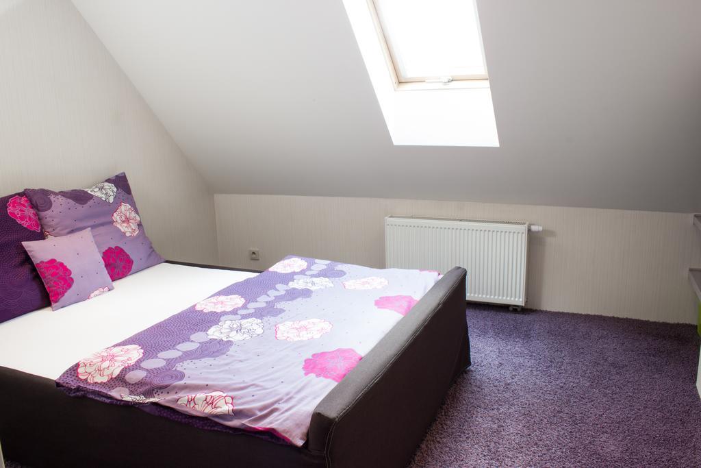 Modern Apartment Oswiecim Room photo